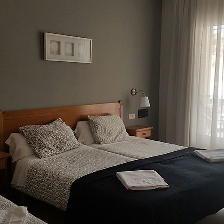 Hotel Avenida Del Sotillo La Lastrilla Exteriör bild