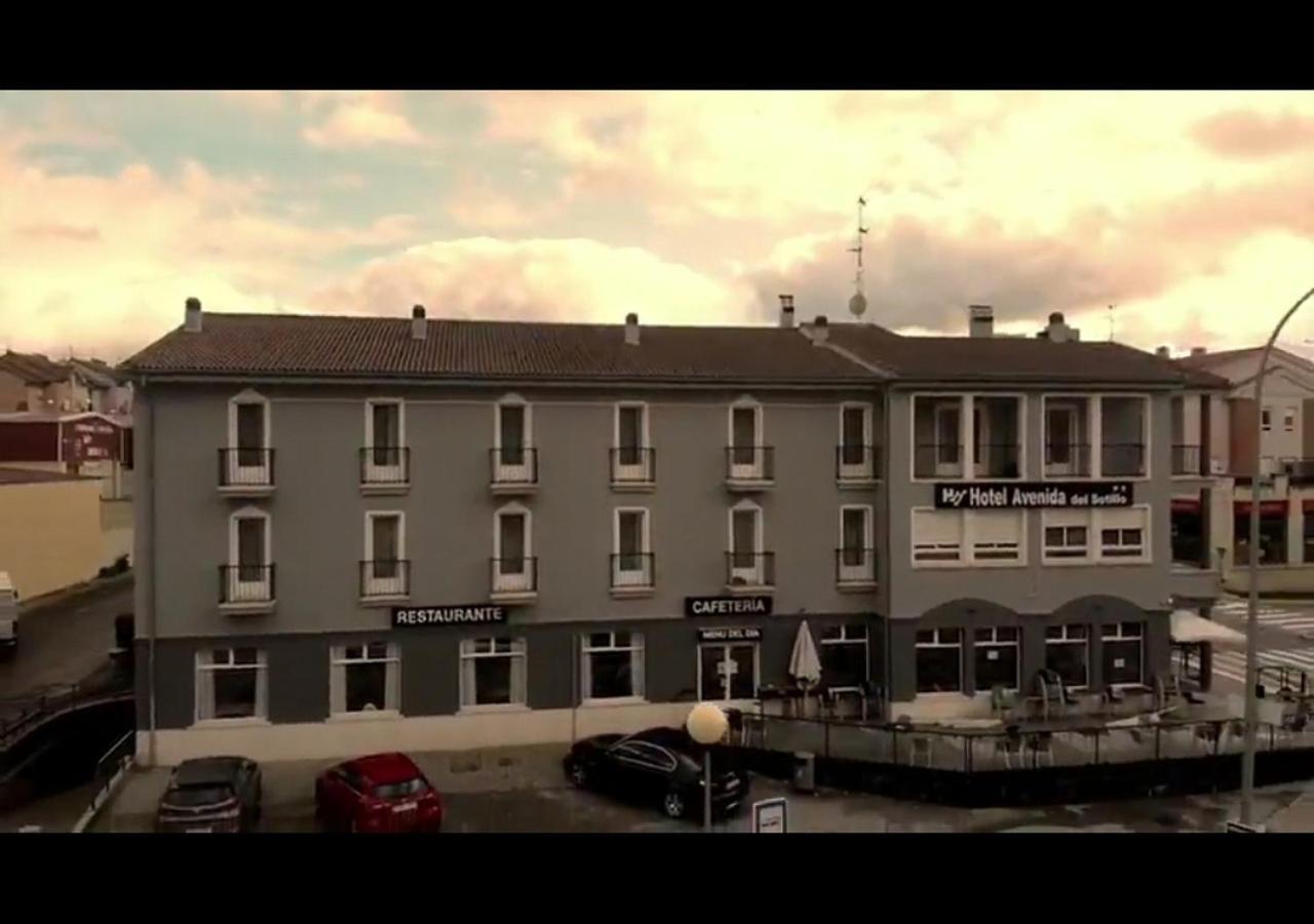Hotel Avenida Del Sotillo La Lastrilla Exteriör bild