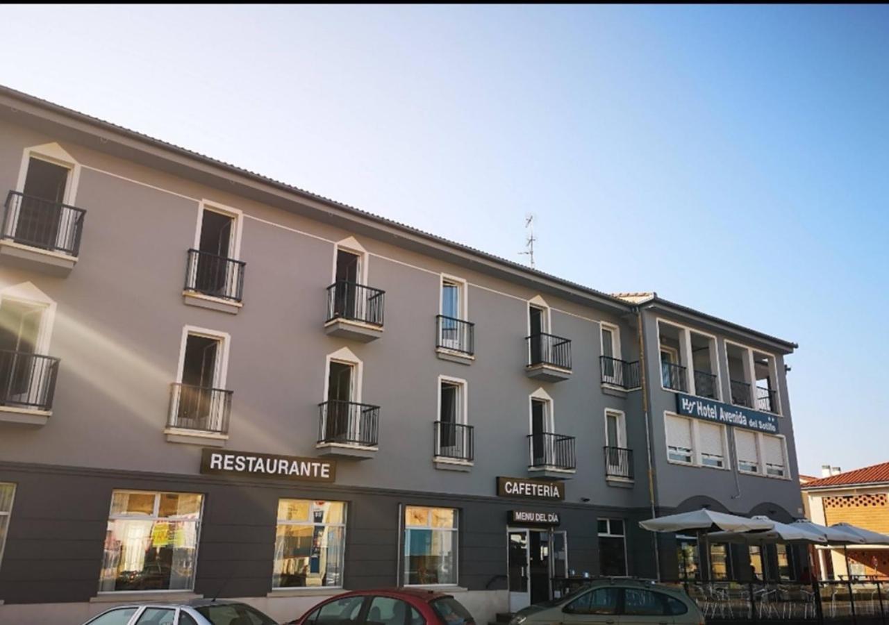 Hotel Avenida Del Sotillo La Lastrilla Exteriör bild