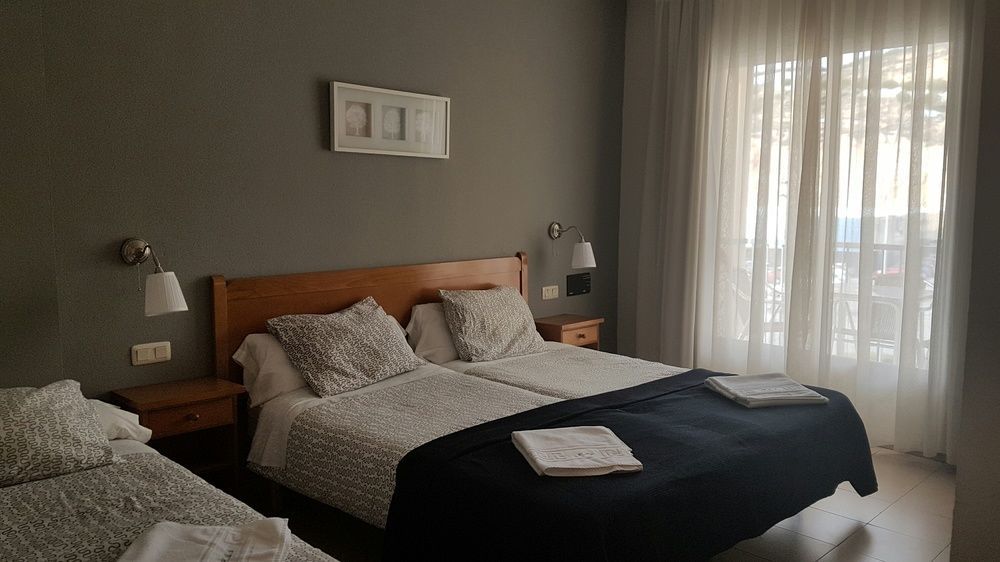 Hotel Avenida Del Sotillo La Lastrilla Exteriör bild