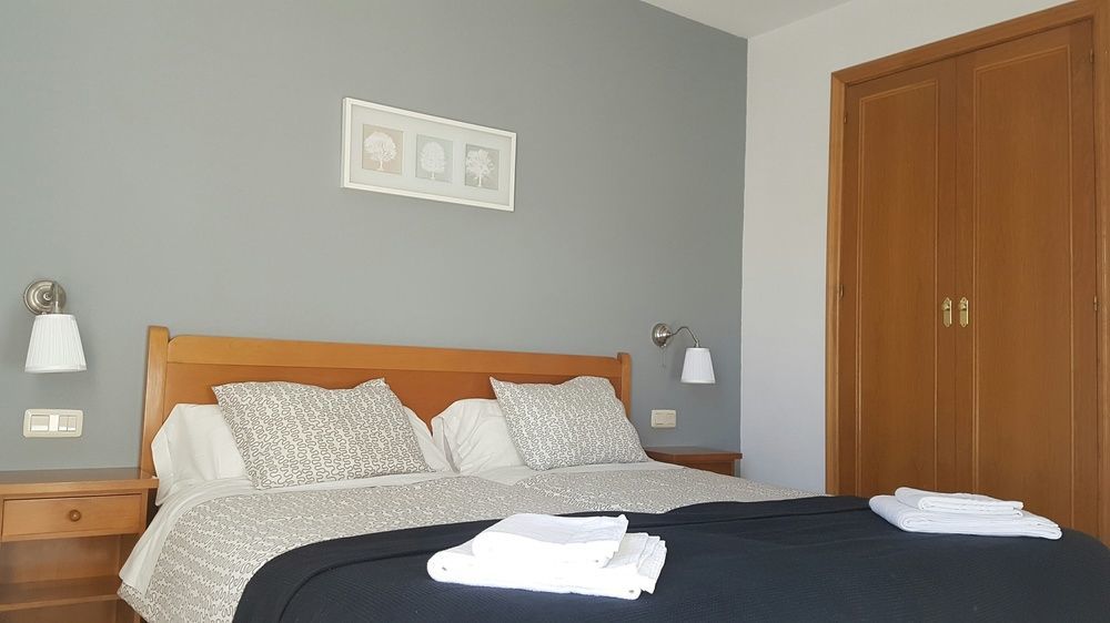 Hotel Avenida Del Sotillo La Lastrilla Exteriör bild