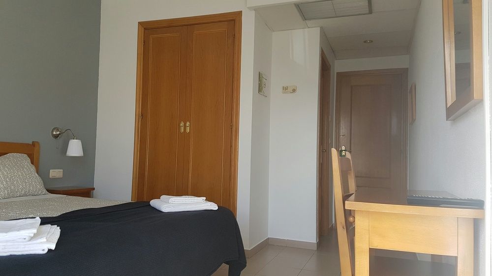 Hotel Avenida Del Sotillo La Lastrilla Exteriör bild