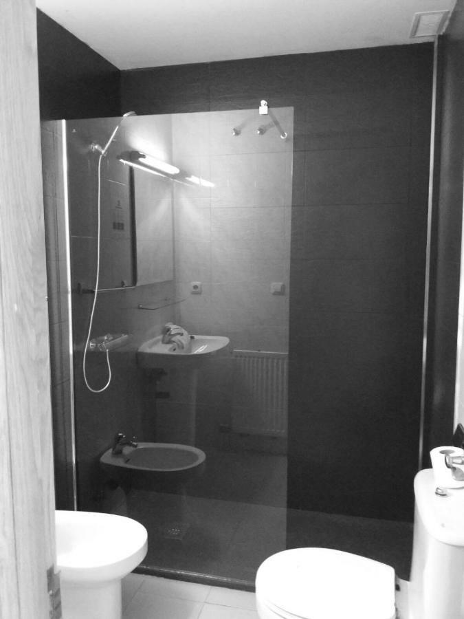 Hotel Avenida Del Sotillo La Lastrilla Exteriör bild