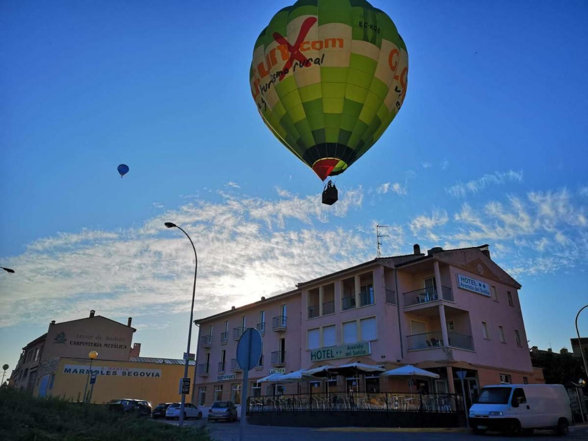 Hotel Avenida Del Sotillo La Lastrilla Exteriör bild